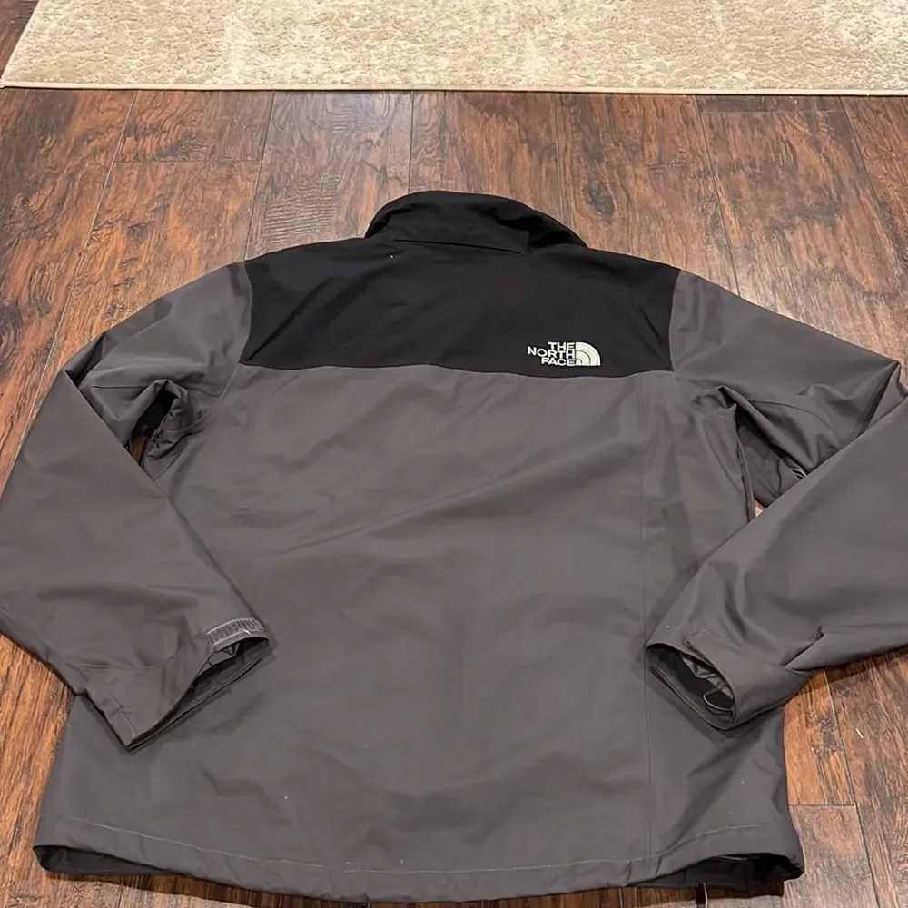 The North Face Hauser Nylon outdoor jacket grey and black size L in EUC big logo